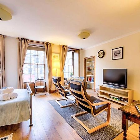 אדינבורו Joivy Royal Mile Apartment In Prime Location מראה חיצוני תמונה