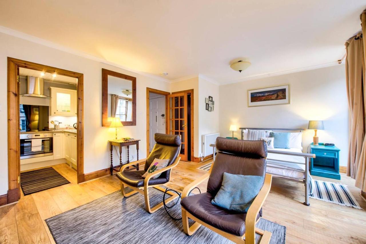אדינבורו Joivy Royal Mile Apartment In Prime Location מראה חיצוני תמונה