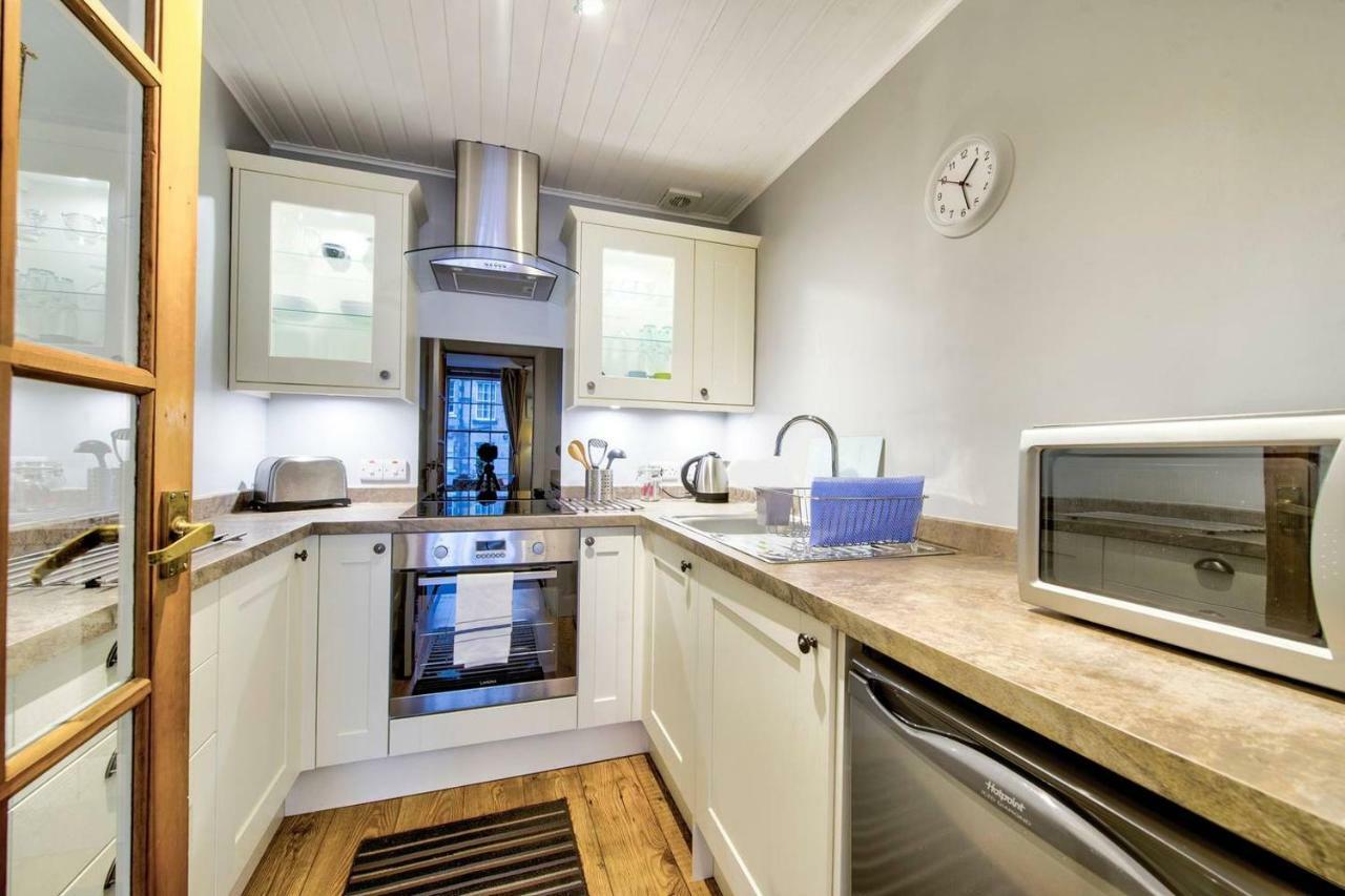 אדינבורו Joivy Royal Mile Apartment In Prime Location מראה חיצוני תמונה