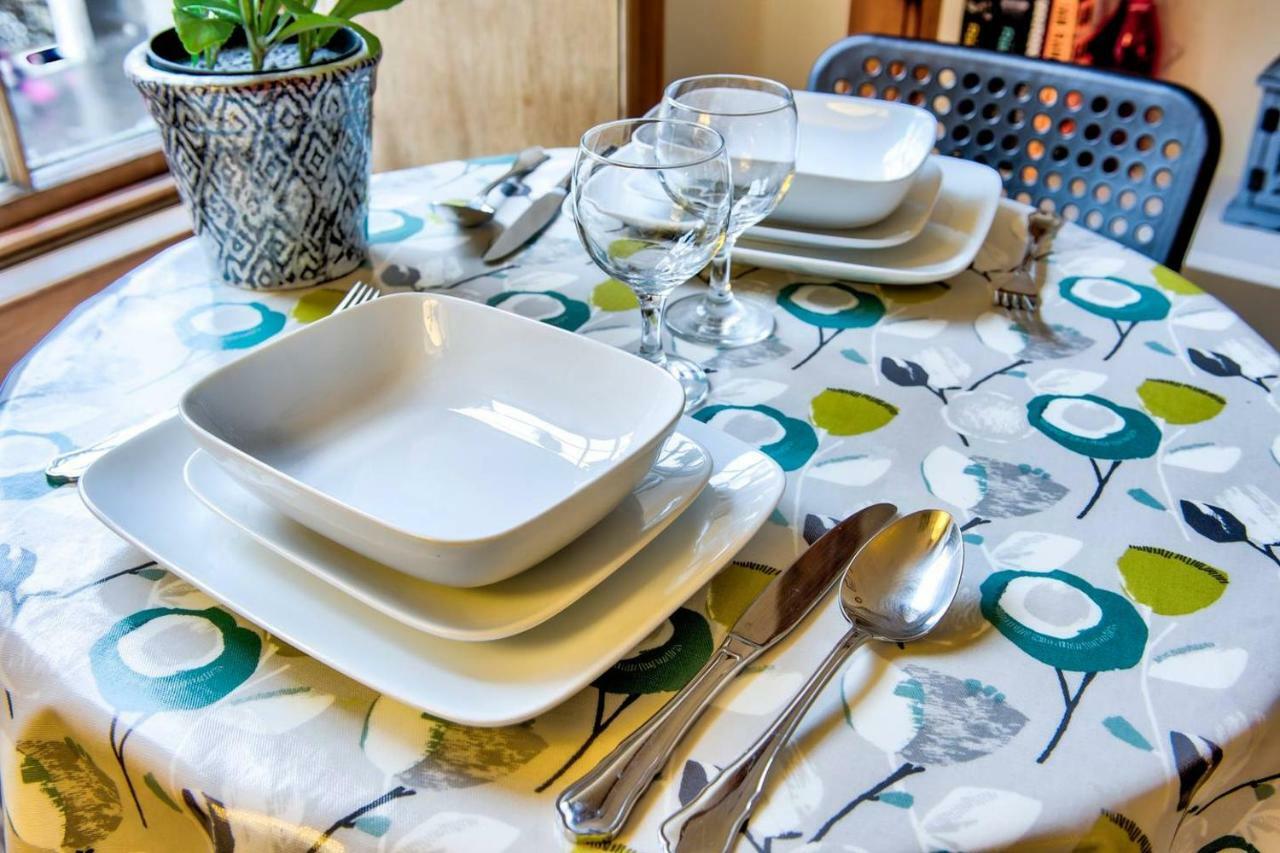אדינבורו Joivy Royal Mile Apartment In Prime Location מראה חיצוני תמונה